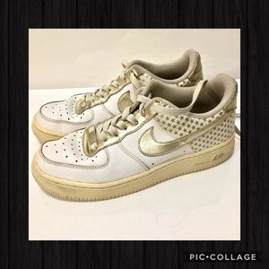 Nike Air Force 1 Gold Stars Women’s 7 5.5Y